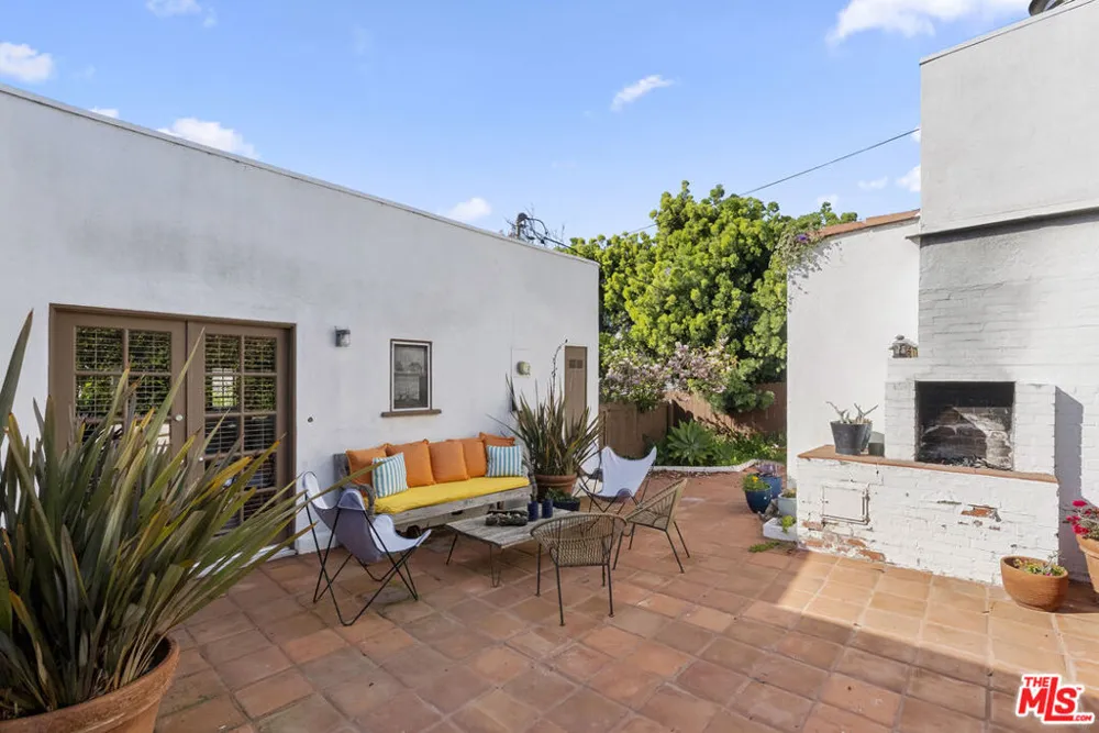 1914 Fairburn Avenue Los Angeles, CA 90025