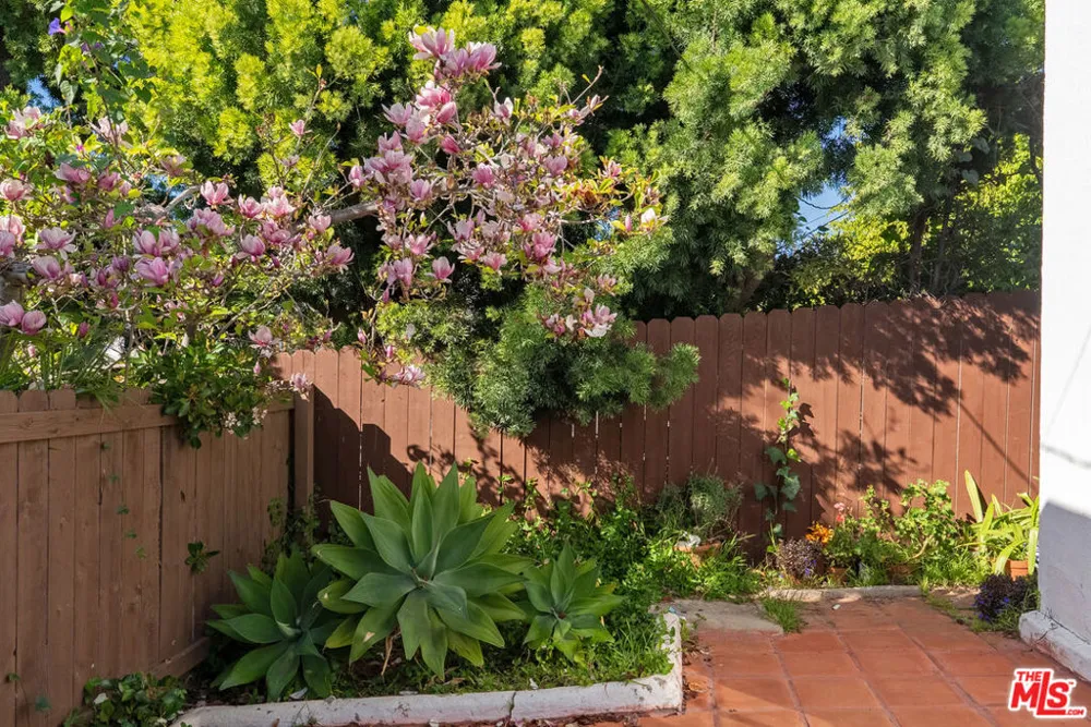 1914 Fairburn Avenue Los Angeles, CA 90025