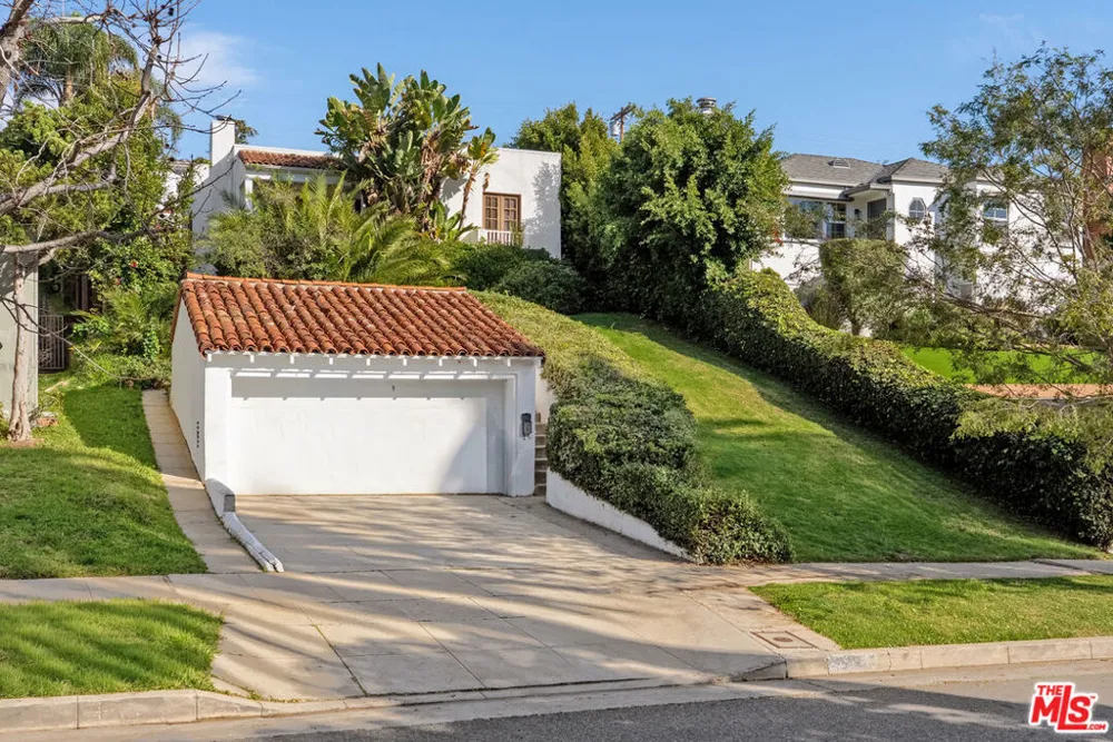 1914 Fairburn Avenue Los Angeles, CA 90025