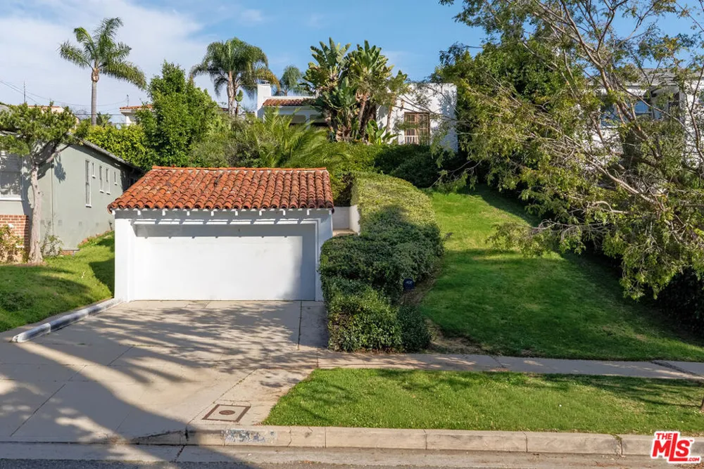 1914 Fairburn Avenue Los Angeles, CA 90025