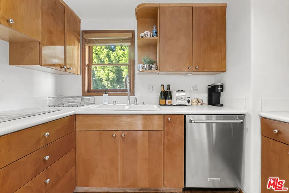 1914 Fairburn Avenue Los Angeles, CA 90025
