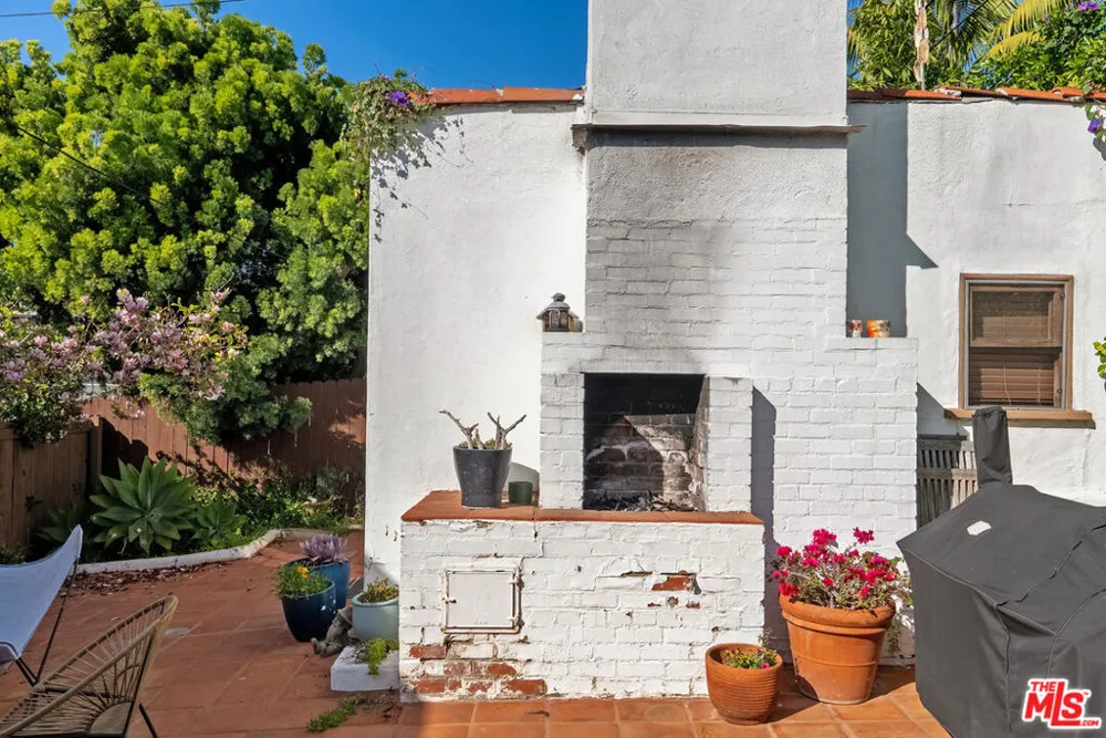 1914 Fairburn Avenue Los Angeles, CA 90025