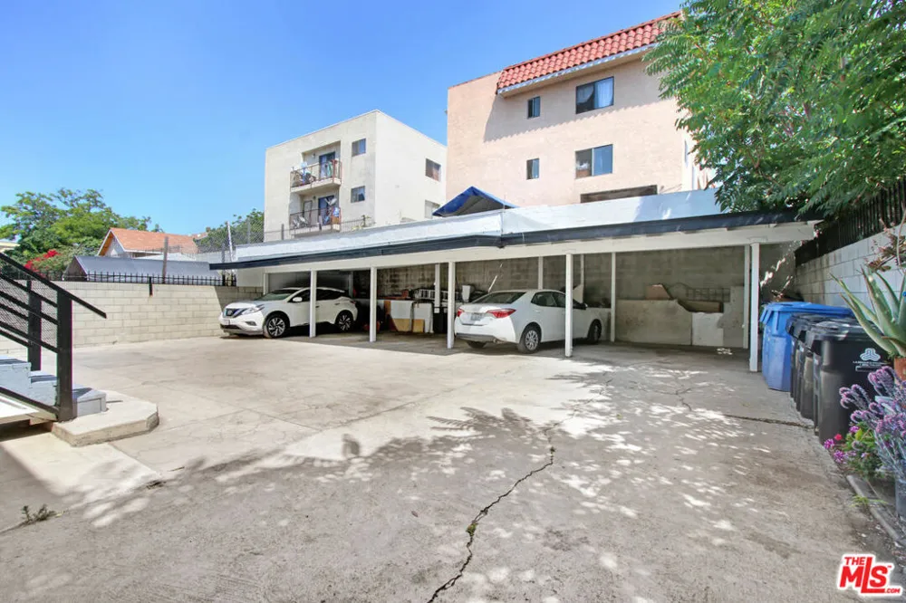 2629 San Marino Street Los Angeles, CA 90006