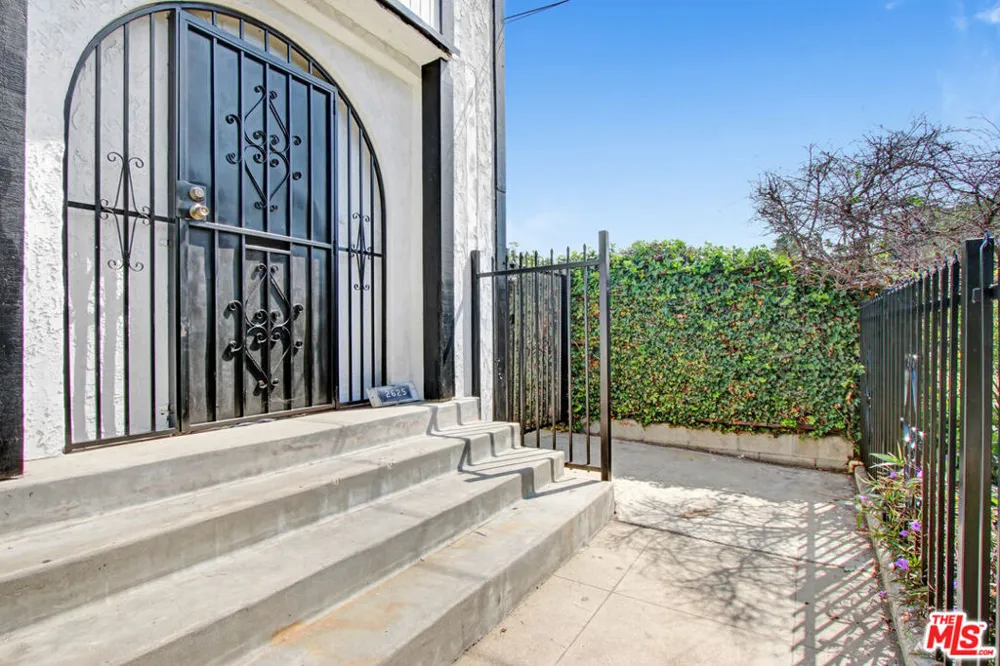 2629 San Marino Street Los Angeles, CA 90006