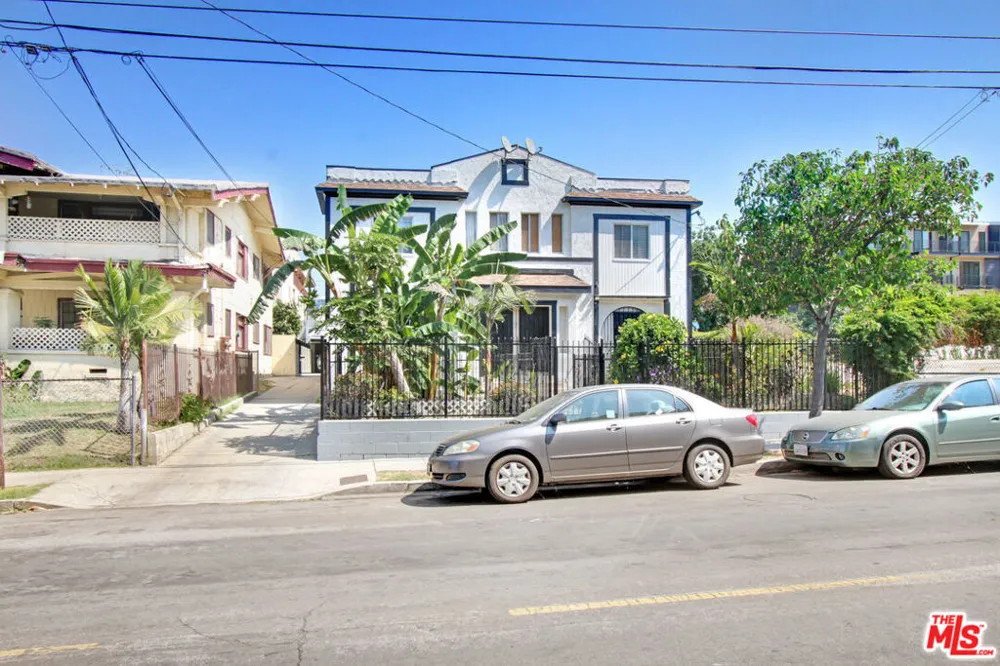 2629 San Marino Street Los Angeles, CA 90006