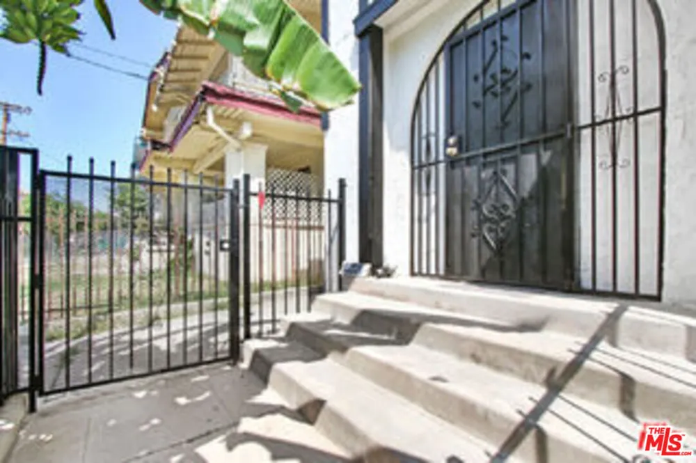 2629 San Marino Street Los Angeles, CA 90006