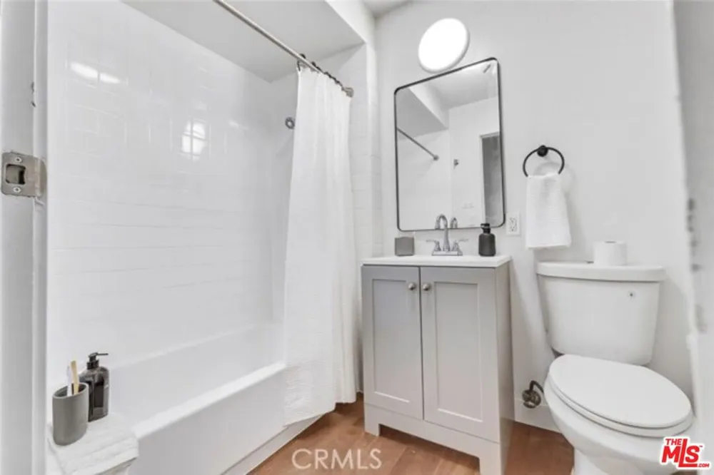2629 San Marino Street Los Angeles, CA 90006