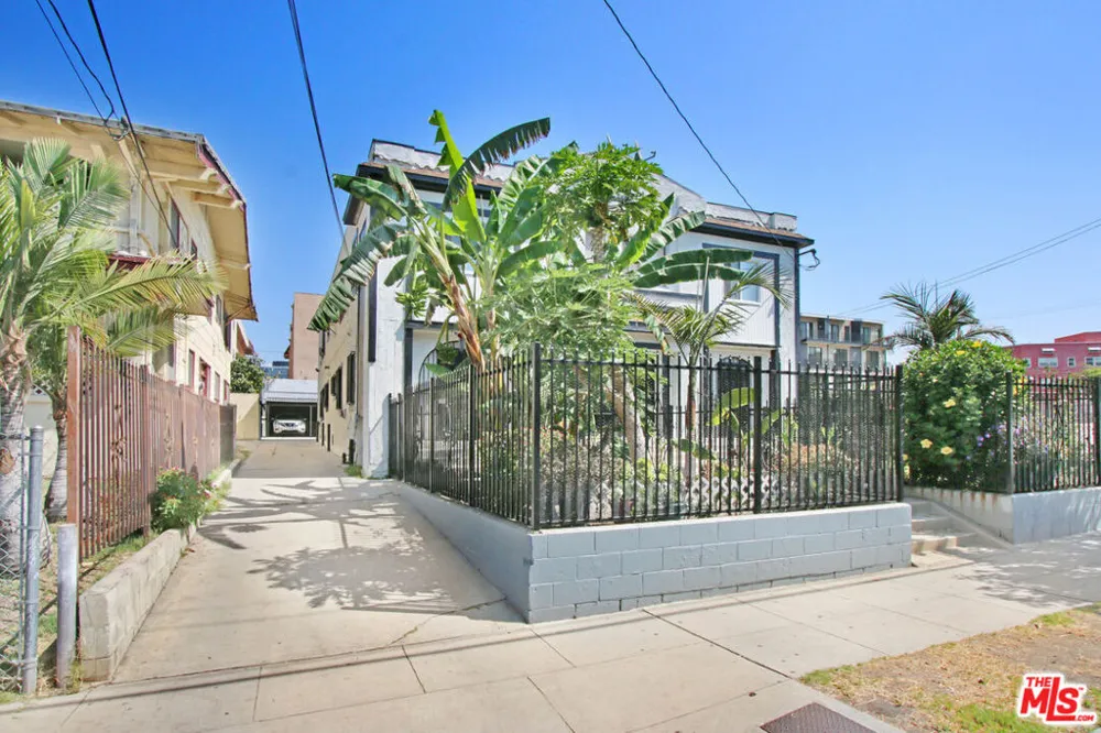 2629 San Marino Street Los Angeles, CA 90006