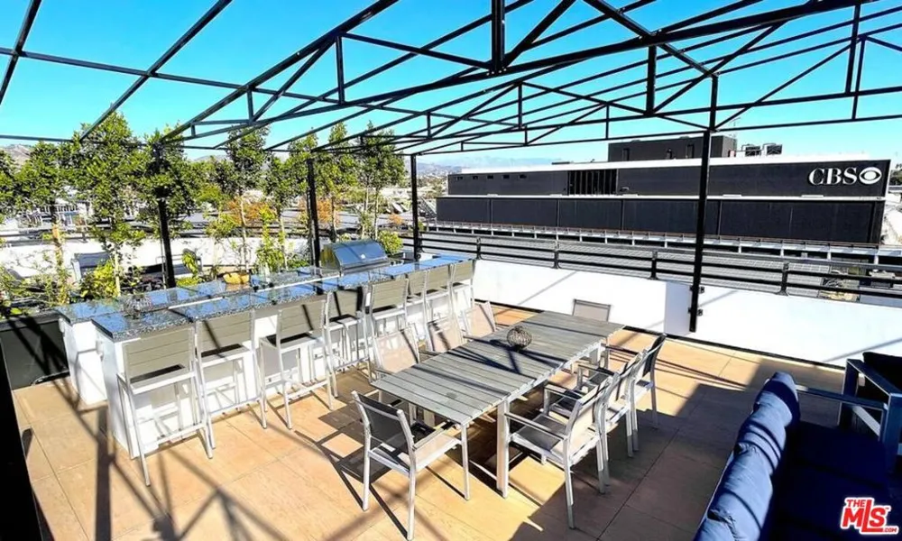 105 S Fairfax Avenue #305 Los Angeles, CA 90026
