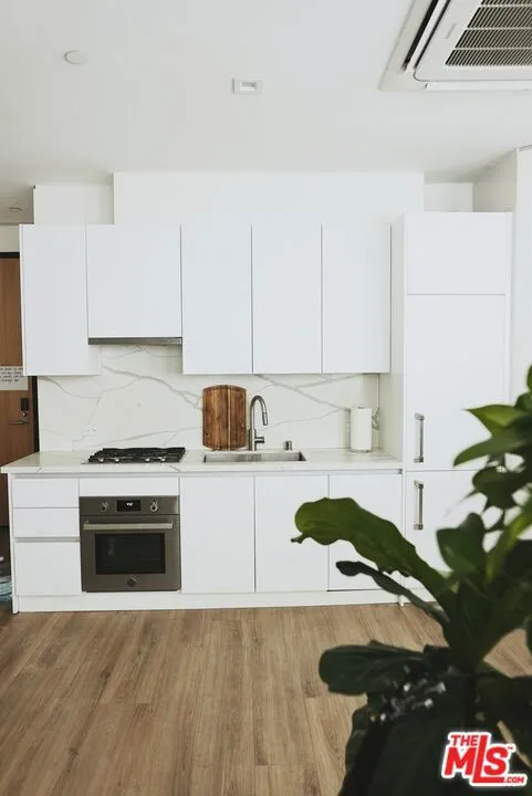 105 S Fairfax Avenue #305 Los Angeles, CA 90026