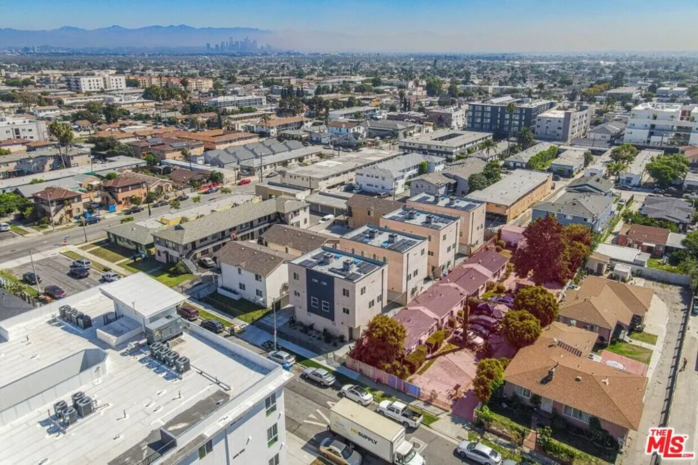 6526 Brynhurst Avenue Los Angeles, CA 90043