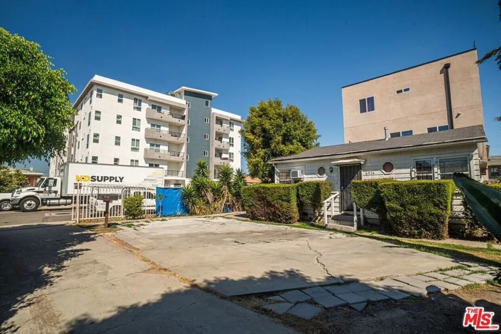 6526 Brynhurst Avenue Los Angeles, CA 90043