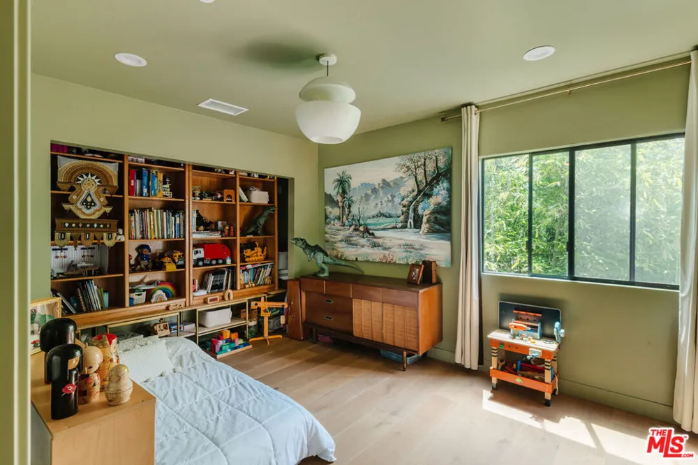 12220 Benmore Terrace Los Angeles, CA 90049
