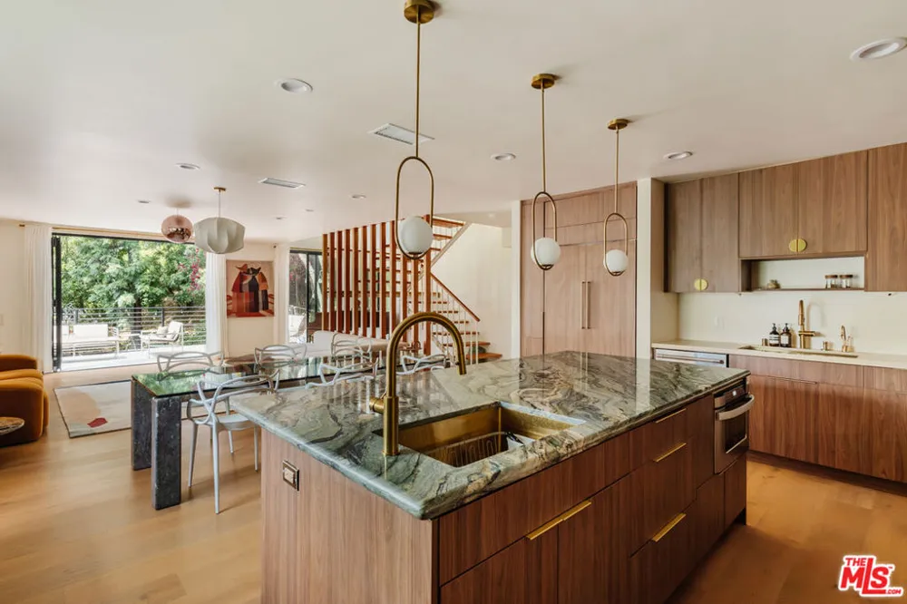 12220 Benmore Terrace Los Angeles, CA 90049