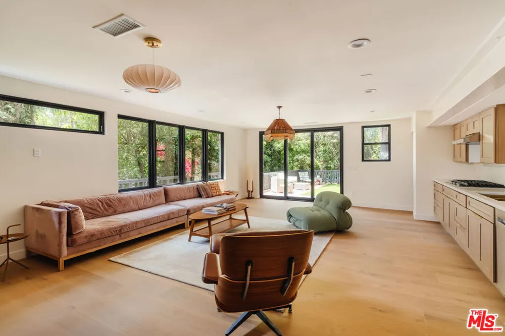 12220 Benmore Terrace Los Angeles, CA 90049