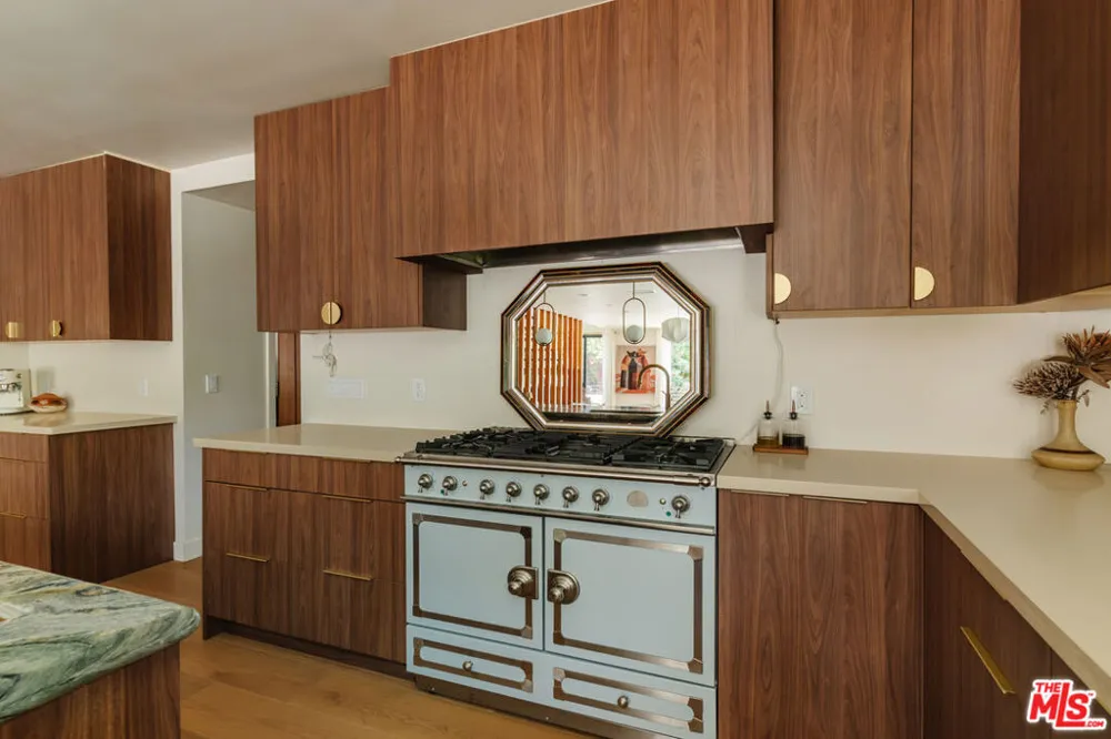 12220 Benmore Terrace Los Angeles, CA 90049