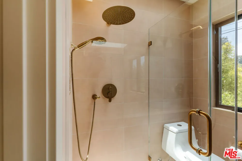 12220 Benmore Terrace Los Angeles, CA 90049