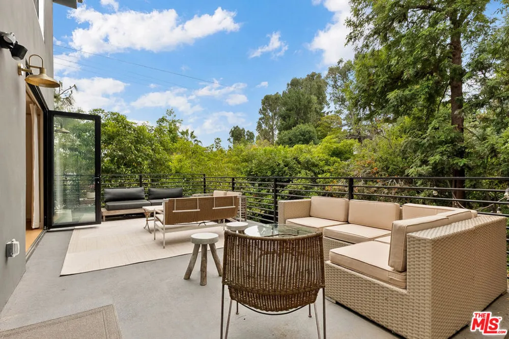 12220 Benmore Terrace Los Angeles, CA 90049