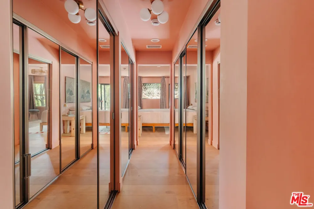 12220 Benmore Terrace Los Angeles, CA 90049