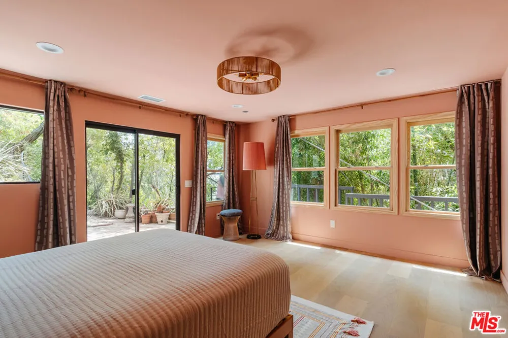 12220 Benmore Terrace Los Angeles, CA 90049