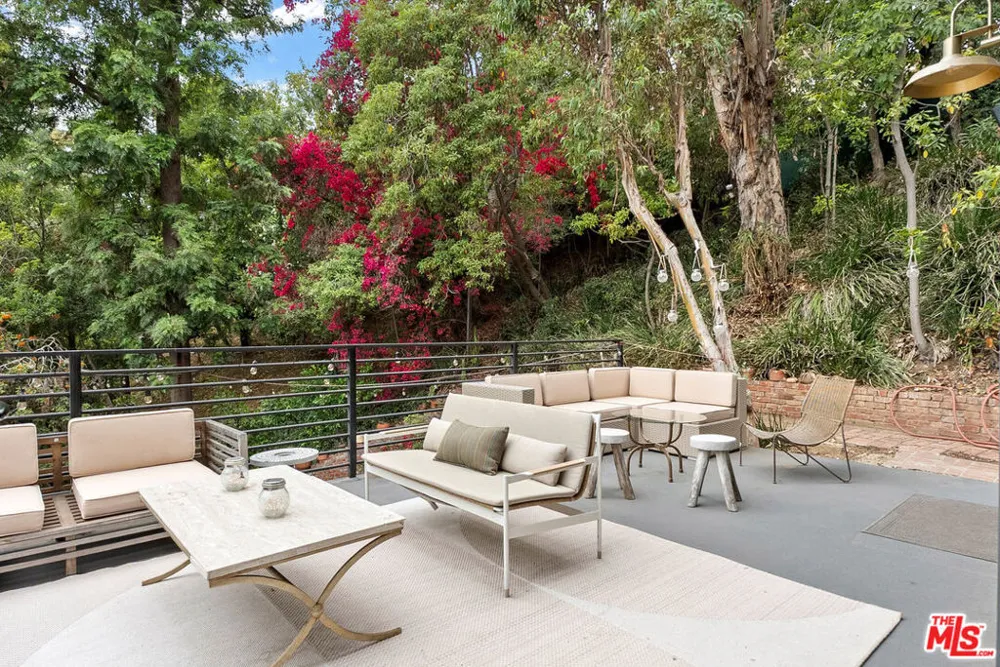 12220 Benmore Terrace Los Angeles, CA 90049