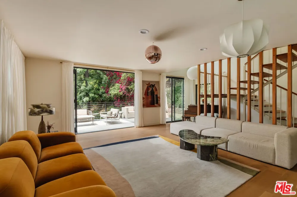 12220 Benmore Terrace Los Angeles, CA 90049