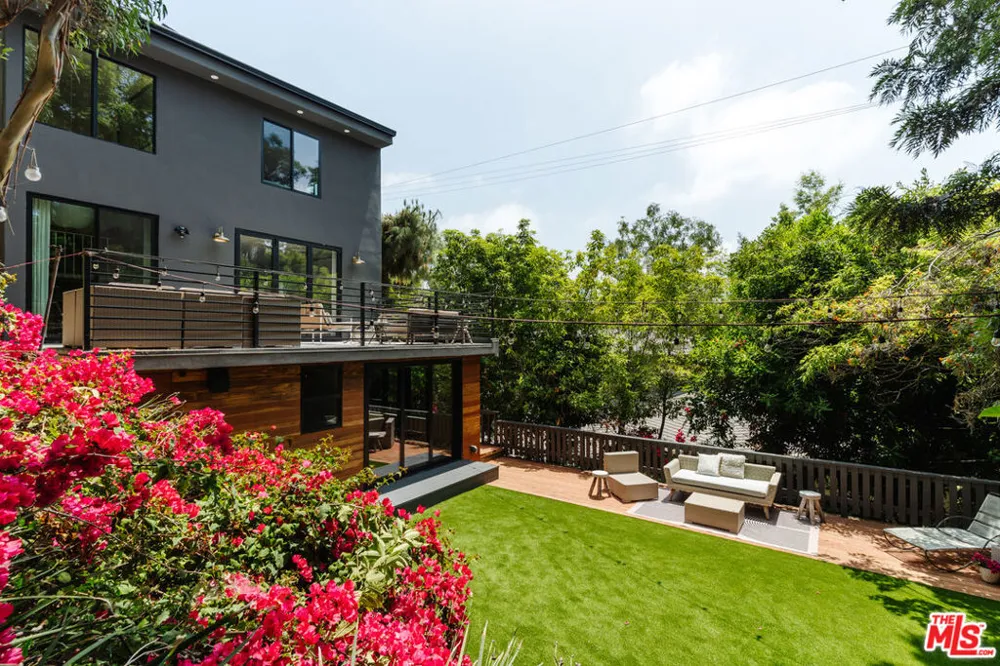 12220 Benmore Terrace Los Angeles, CA 90049