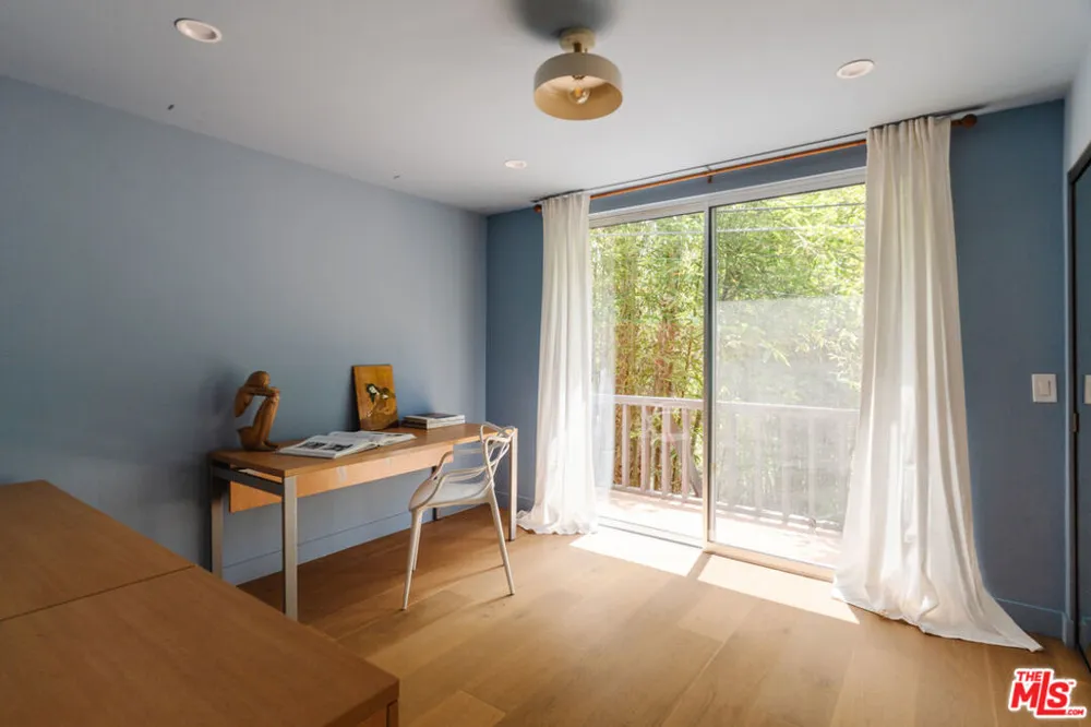 12220 Benmore Terrace Los Angeles, CA 90049