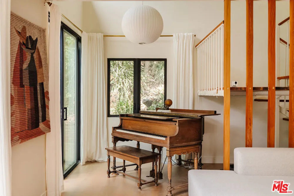 12220 Benmore Terrace Los Angeles, CA 90049