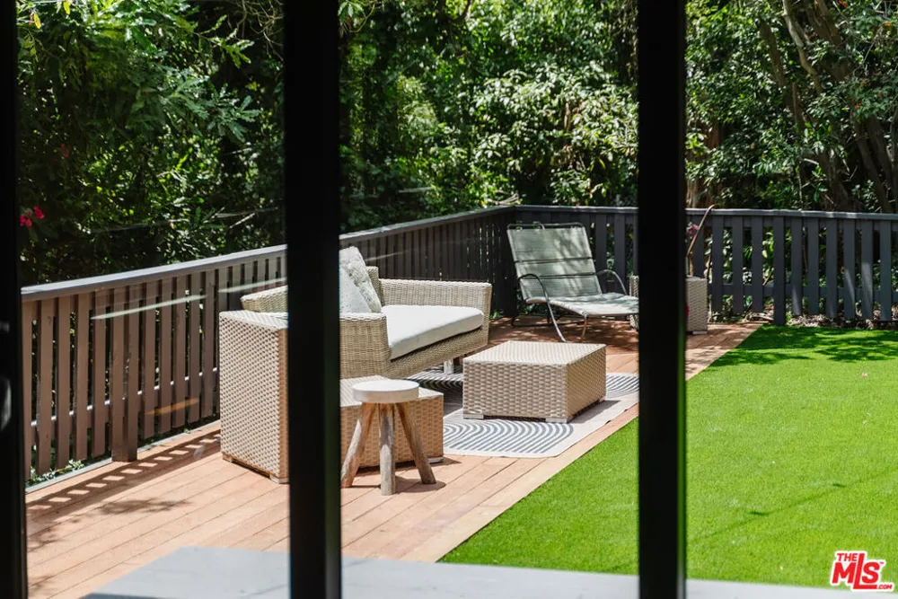 12220 Benmore Terrace Los Angeles, CA 90049