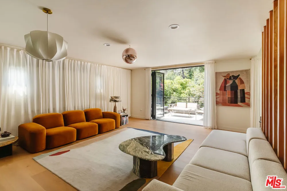 12220 Benmore Terrace Los Angeles, CA 90049