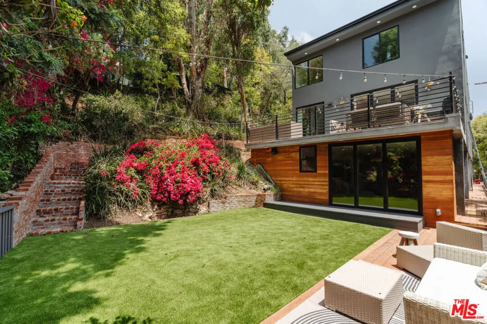 12220 Benmore Terrace Los Angeles, CA 90049