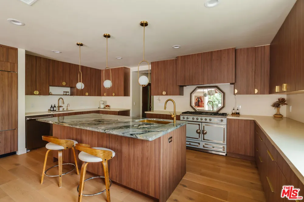 12220 Benmore Terrace Los Angeles, CA 90049