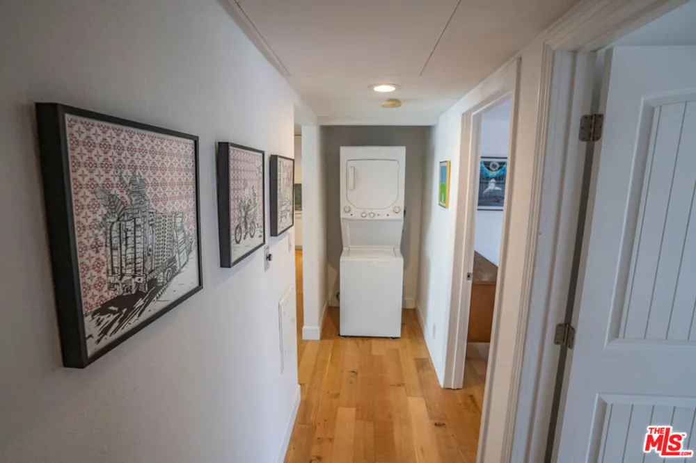 8358 Manitoba Street #5 Playa del Rey, CA 90293