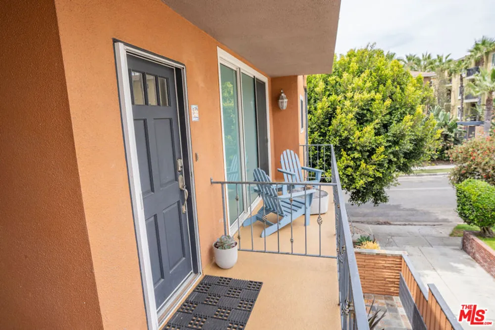 8358 Manitoba Street #5 Playa del Rey, CA 90293