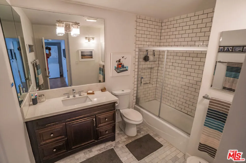 8358 Manitoba Street #5 Playa del Rey, CA 90293