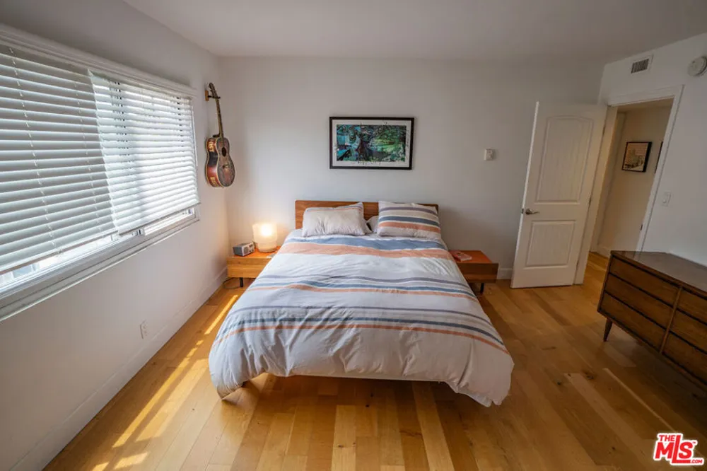 8358 Manitoba Street #5 Playa del Rey, CA 90293