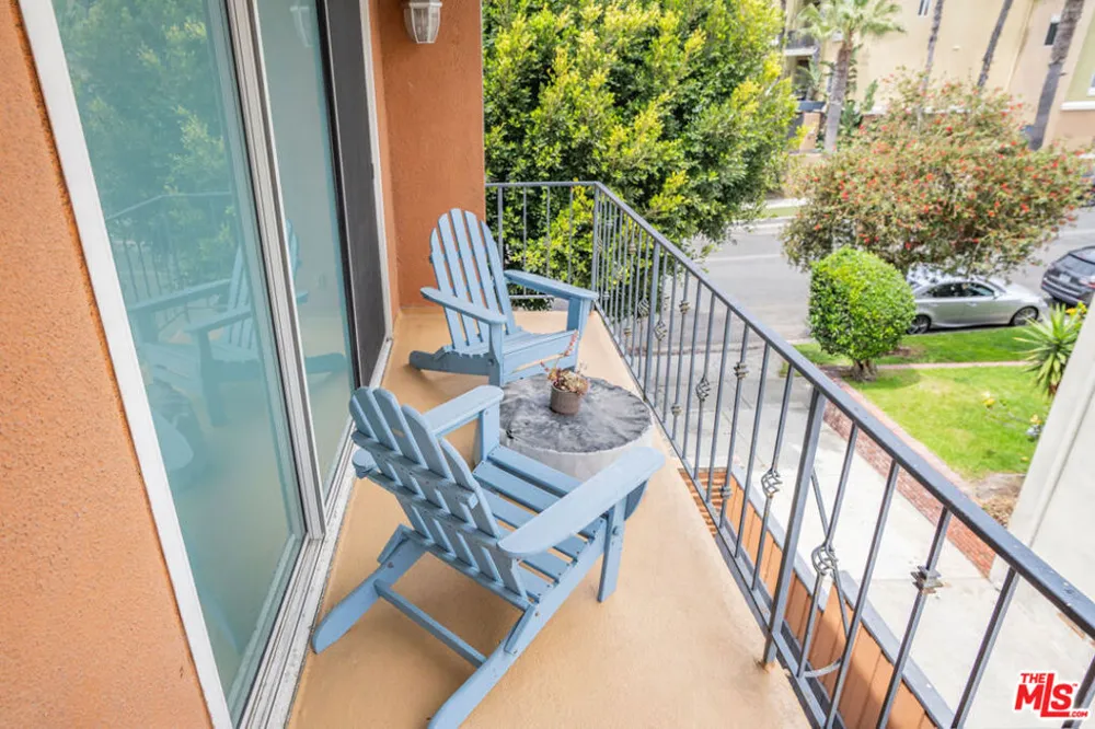 8358 Manitoba Street #5 Playa del Rey, CA 90293