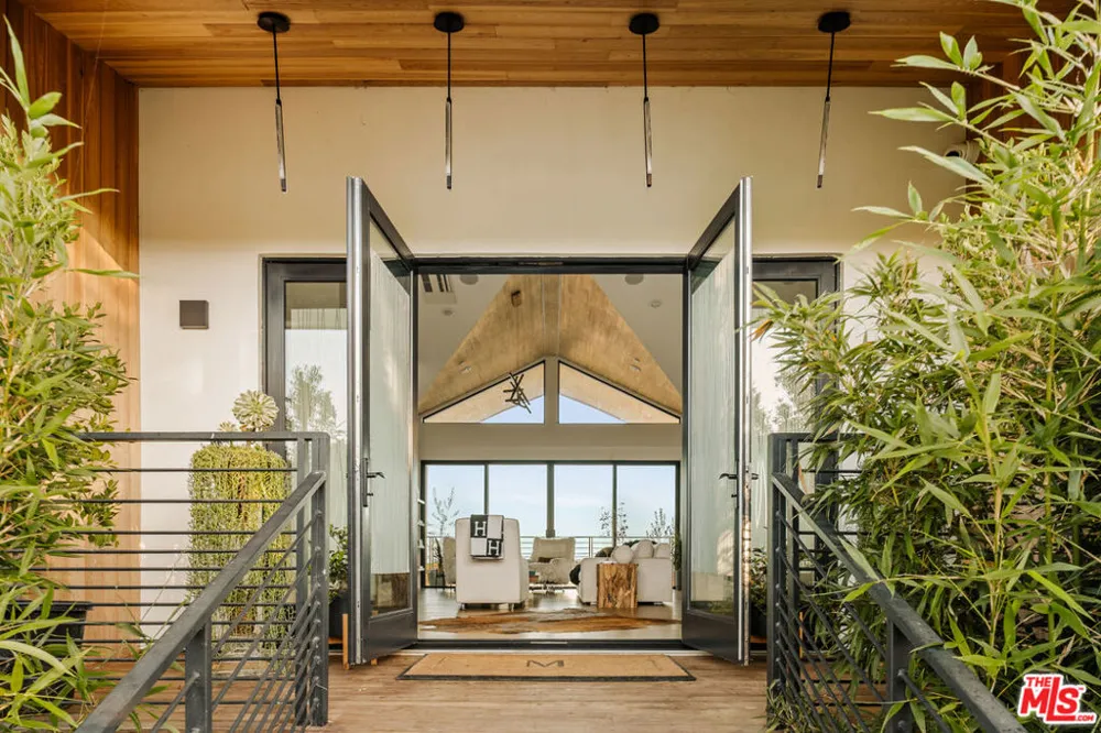 5904 Kanan Dume Road Malibu, CA 90265
