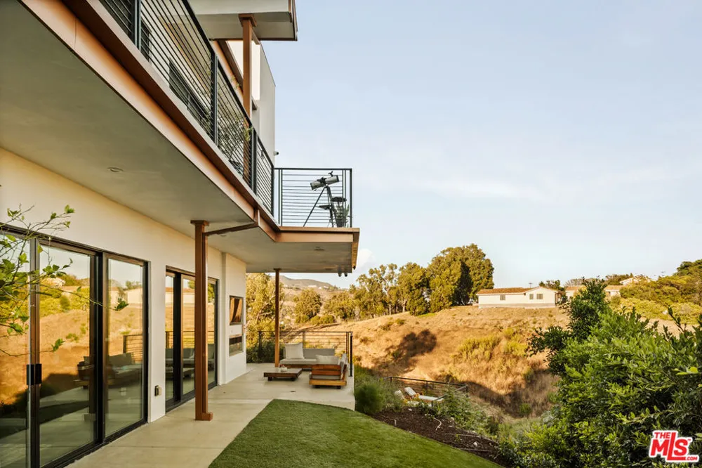 5904 Kanan Dume Road Malibu, CA 90265