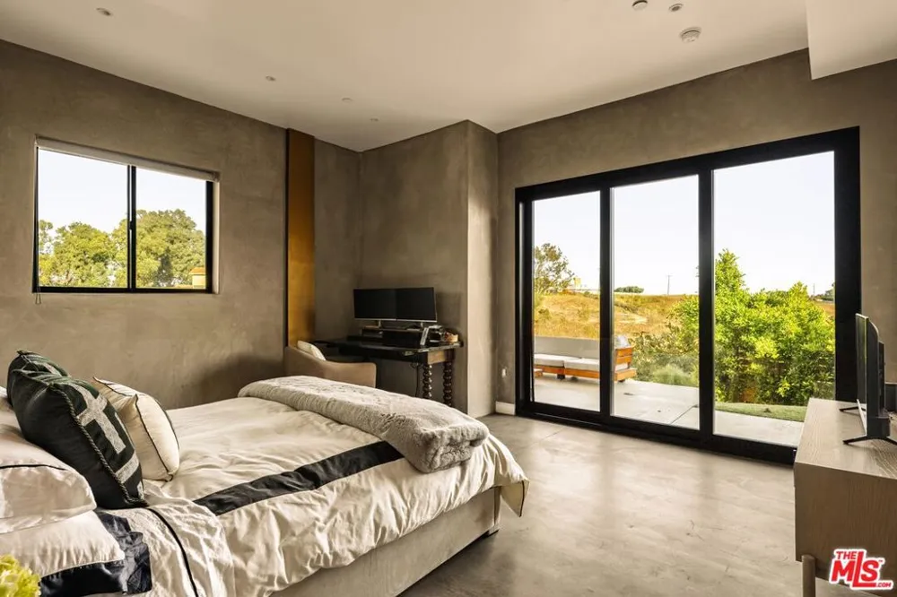 5904 Kanan Dume Road Malibu, CA 90265