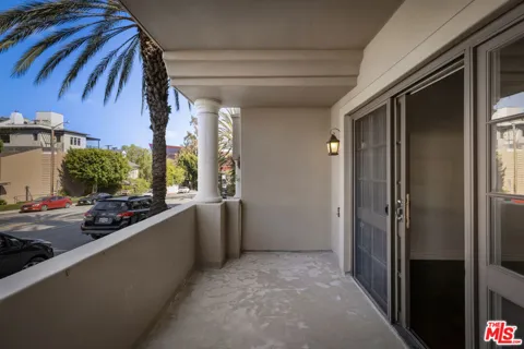 851 San Vicente Boulevard #102