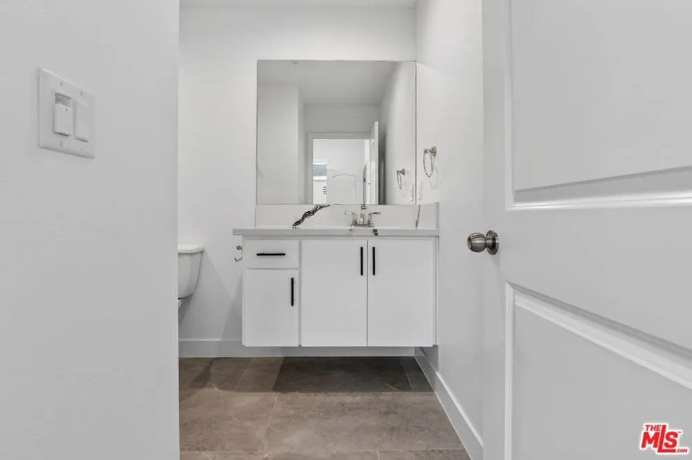 11446 Oxnard Street #C North Hollywood, CA 91606