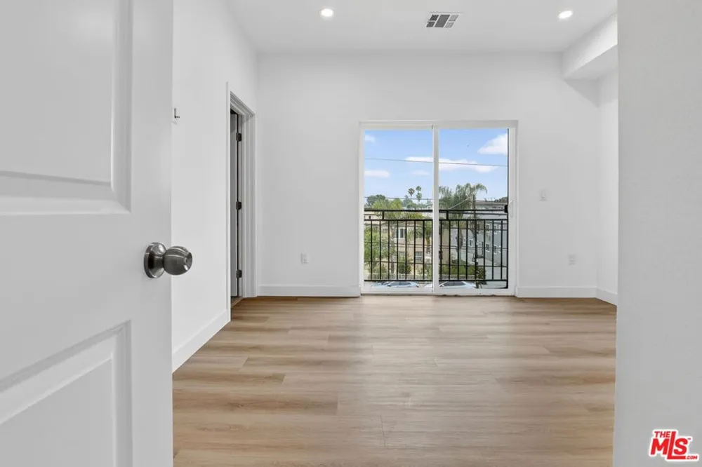 11446 Oxnard Street #C North Hollywood, CA 91606