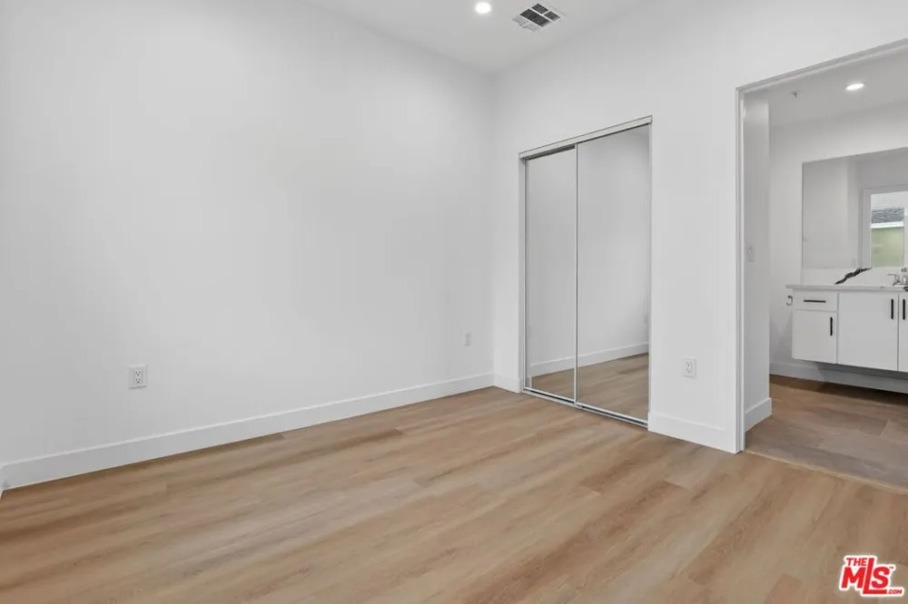 11446 Oxnard Street #C North Hollywood, CA 91606