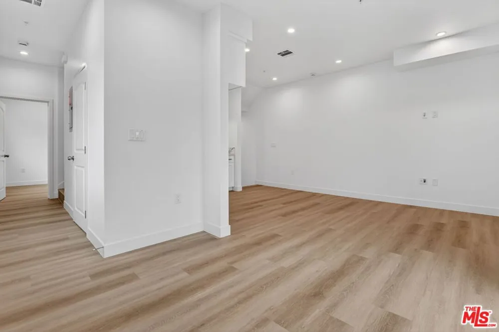 11446 Oxnard Street #C North Hollywood, CA 91606