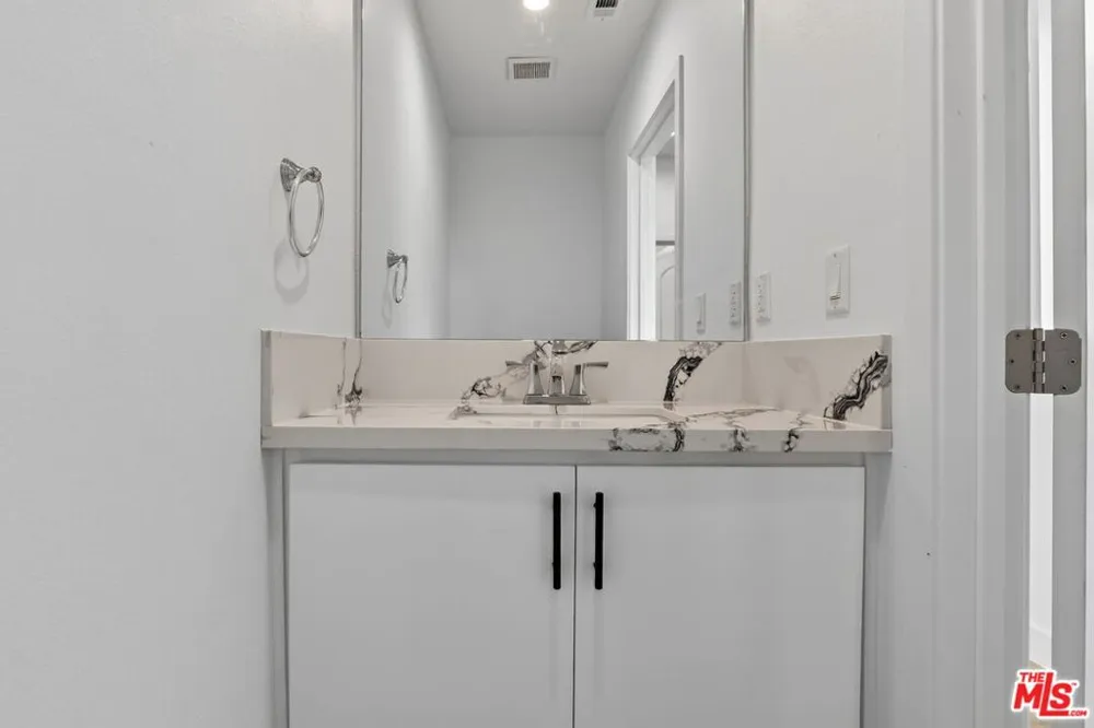 11446 Oxnard Street #C North Hollywood, CA 91606
