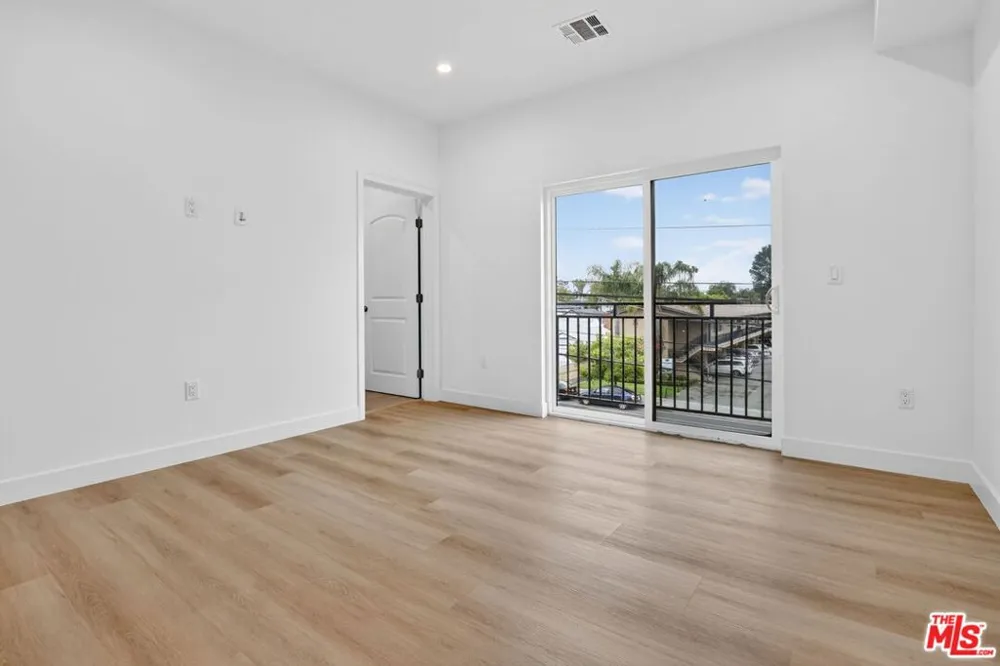 11446 Oxnard Street #C North Hollywood, CA 91606