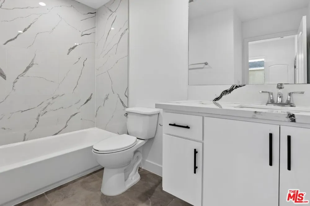 11446 Oxnard Street #C North Hollywood, CA 91606