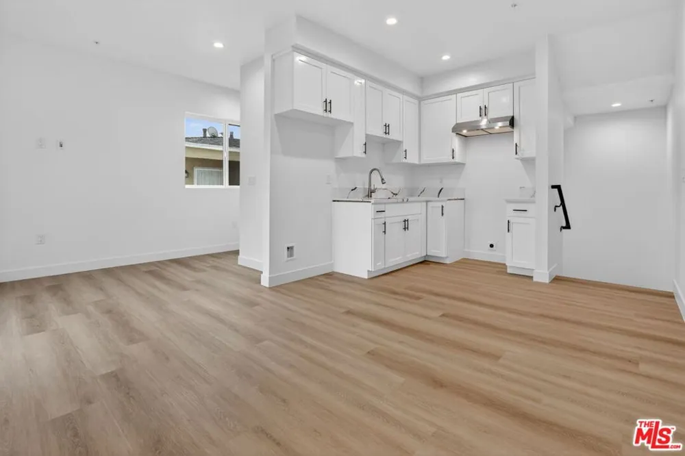 11446 Oxnard Street #C North Hollywood, CA 91606